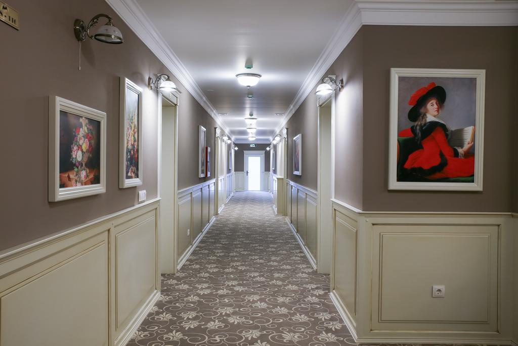 Hotel Montana Vişeu de Sus エクステリア 写真