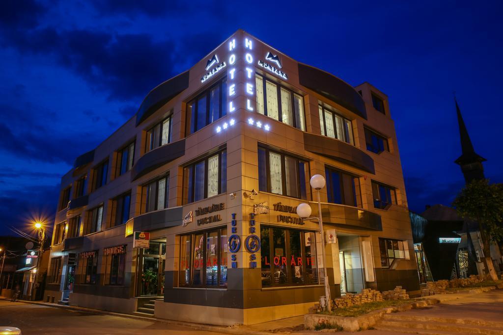 Hotel Montana Vişeu de Sus エクステリア 写真